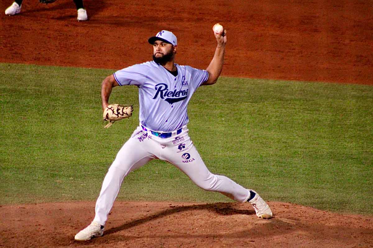 Rieleros de Aguascalientes asegura la serie ante Dorados en dramático duelo de 10-9