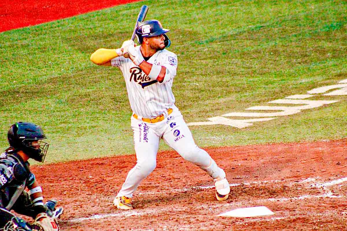 Rieleros de Aguascalientes vence 9-5 a Saraperos de Saltillo