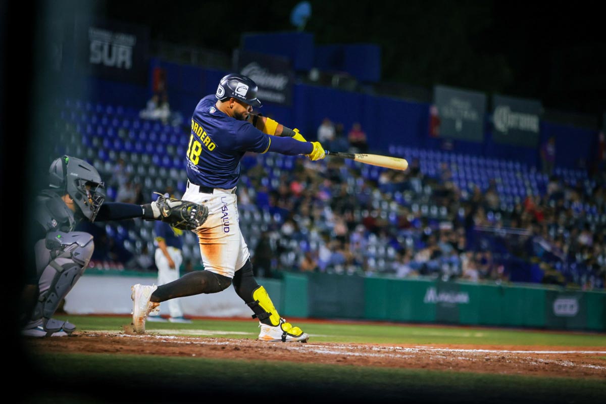 Rieleros vence 13-11 a Tecolotes con Grand Slam de Batten