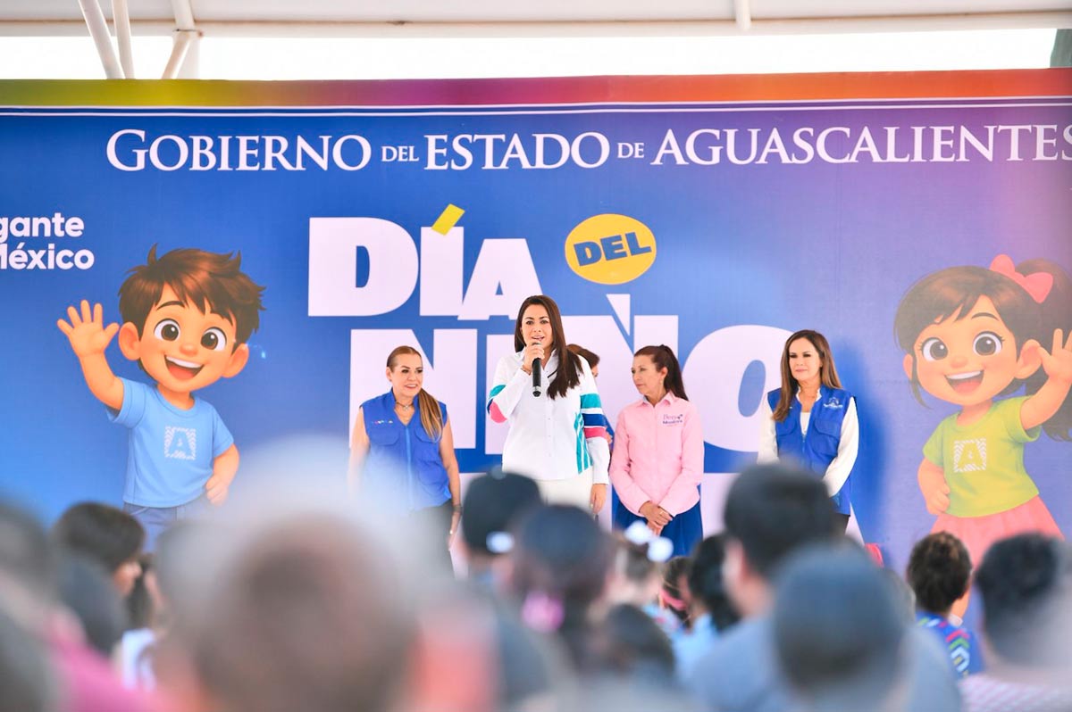 Tere Jiménez celebra el Día del Niño con 3 mil pequeños en San Francisco de los Romo