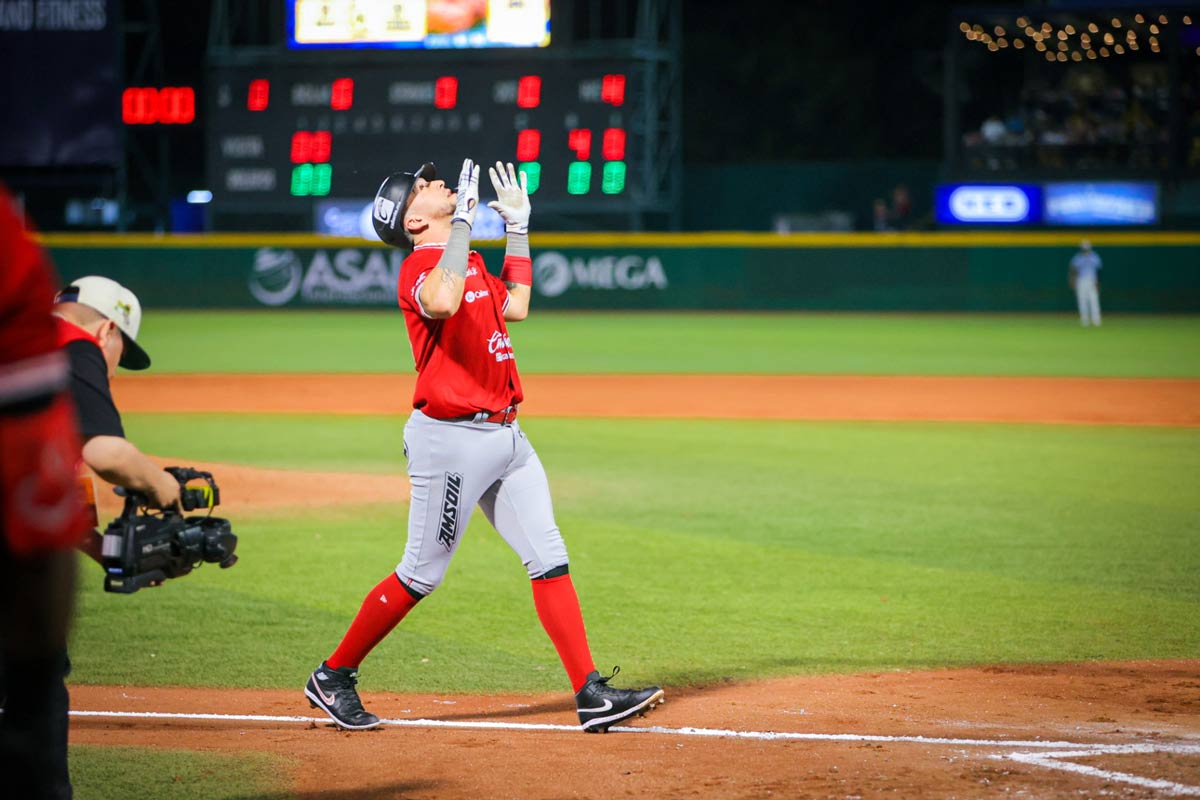 Toros se impone a Rieleros con contundente rally en la séptima