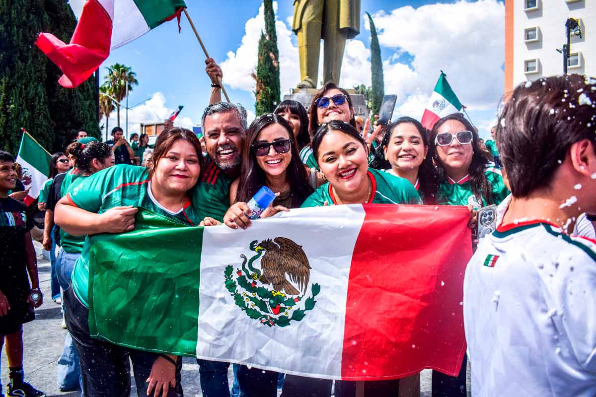Afición de Aguascalientes celebra victoria de México ante Sudáfrica