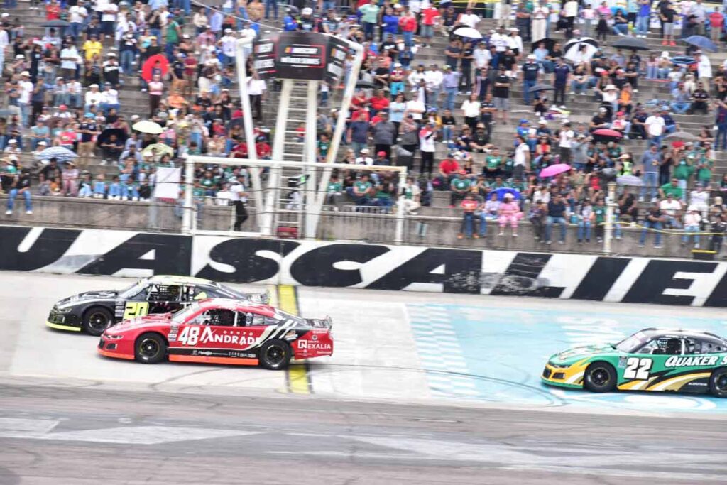 Alex de Alba Gana la Fecha 5 de NASCAR México en Aguascalientes
