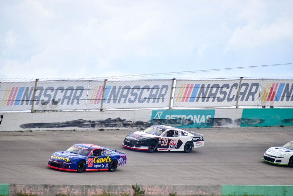 Alex de Alba Gana la Fecha 5 de NASCAR México en Aguascalientes