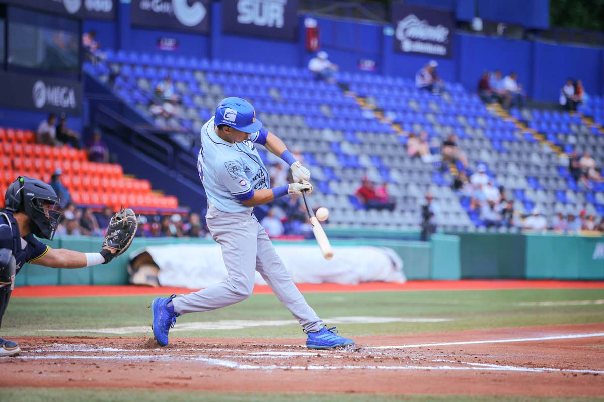 Charros de Jalisco vence 8-1 a Rieleros y asegura la serie en Aguascalientes