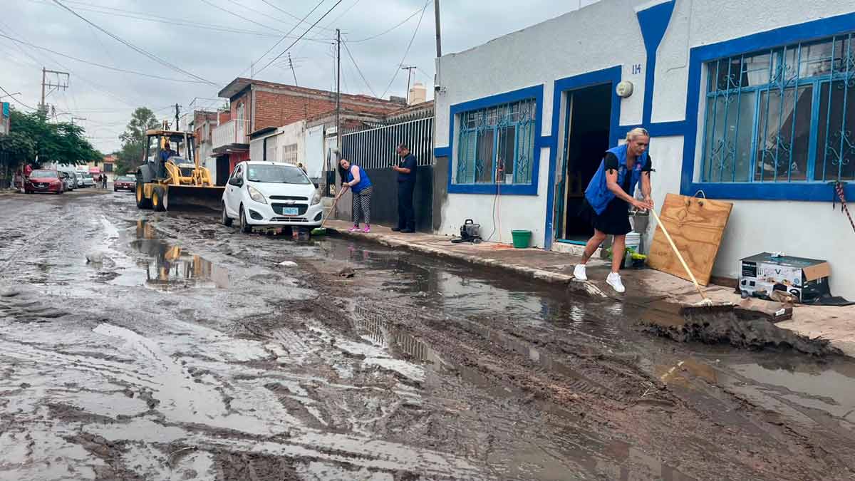 Operativos de limpieza y desazolve en Aguascalientes tras lluvias del 3 de junio